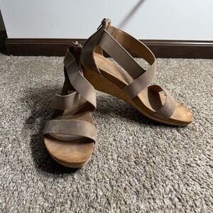 Universal Thread Brown Wedge Sandals